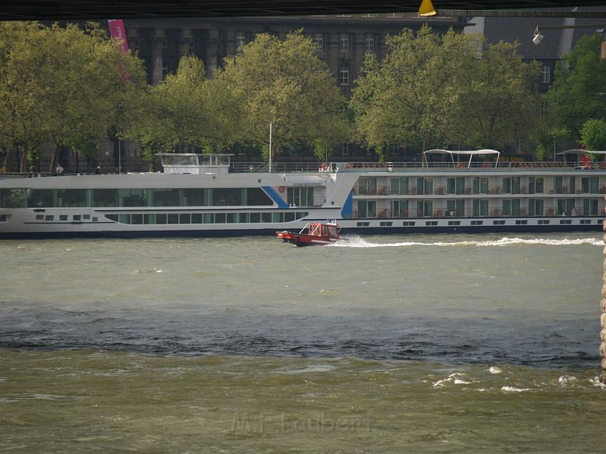 Uebungsfahrt Loeschboot und Ursula P62.JPG